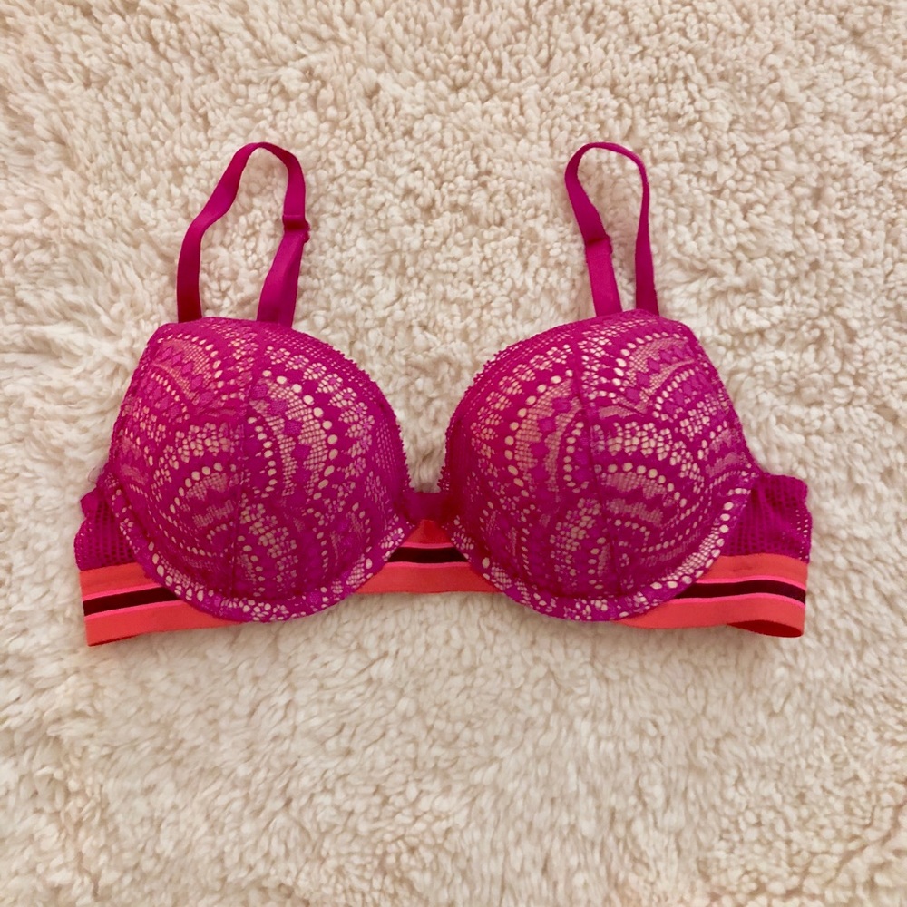 Victoria’s Secret Bombshell Padded Push-Up Bra